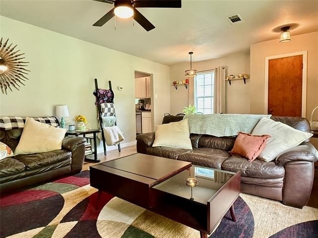 1009 Denton Street - Photo 6