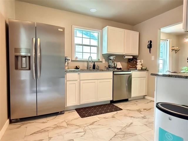 1009 Denton Street - Photo 14