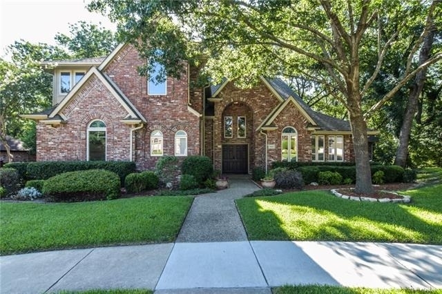1113 Shady Oaks Circle - Photo 0