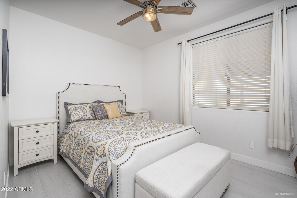 1036 E Susan Lane - Photo 13