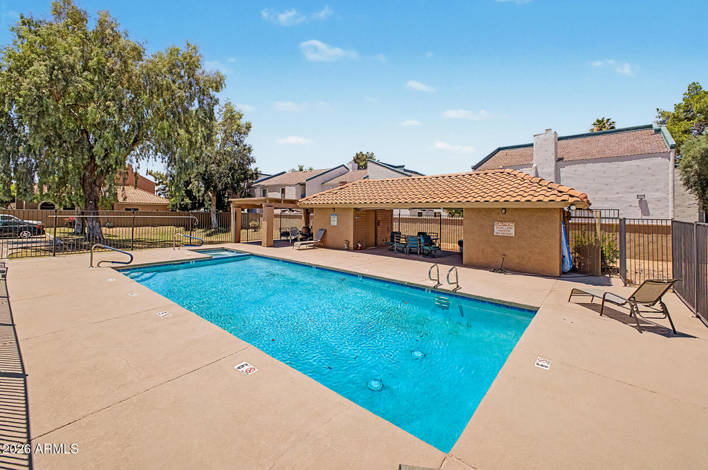 2084 N Sunset Drive - Photo 32