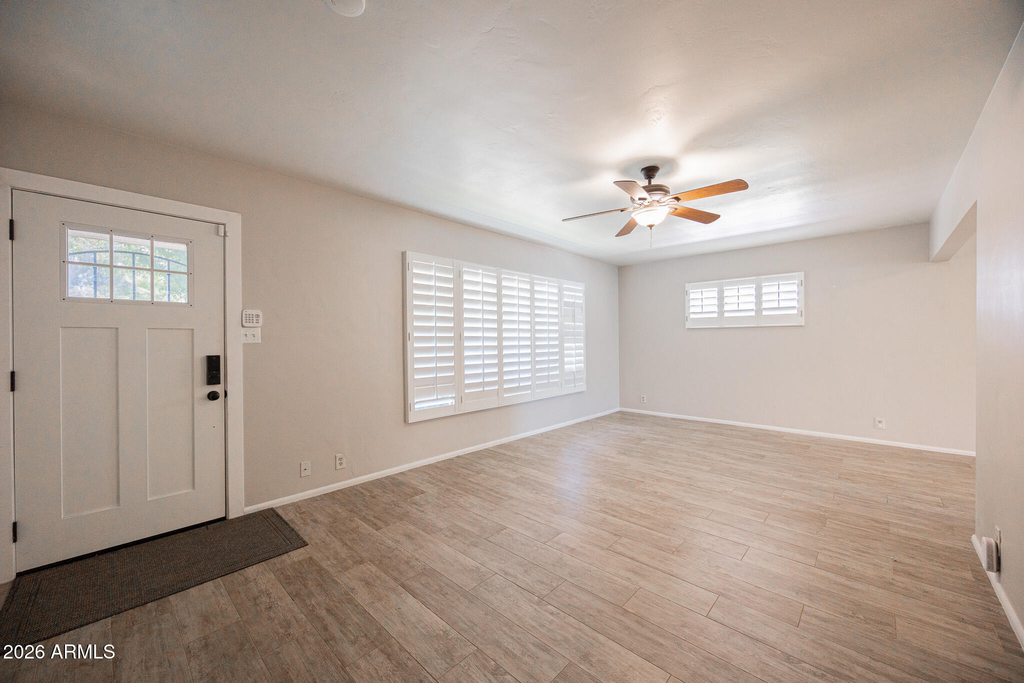 1838 E Hazelwood Street - Photo 6