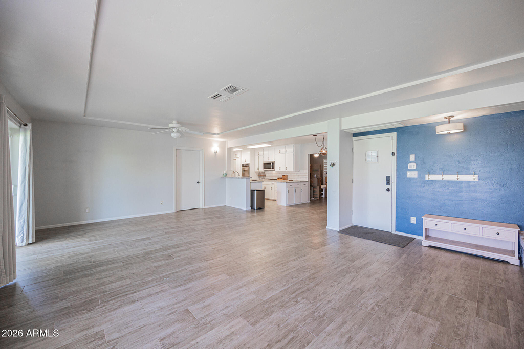 1838 E Hazelwood Street - Photo 9