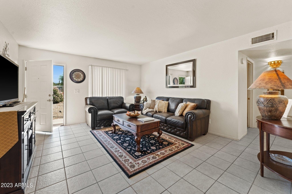 540 S West Road - Photo 2