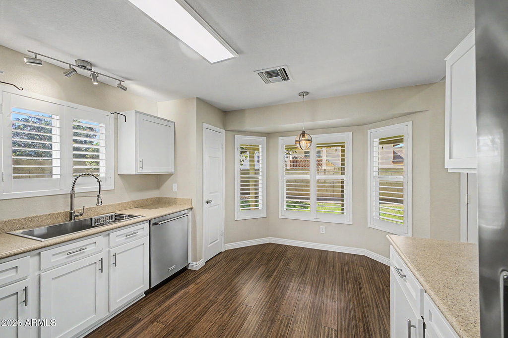 7733 W Pershing Avenue - Photo 11