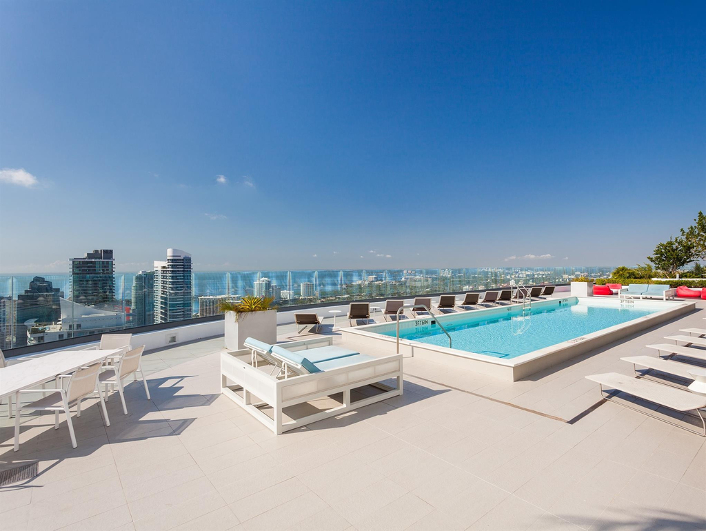 55 Sw 9th Street - Photo 18