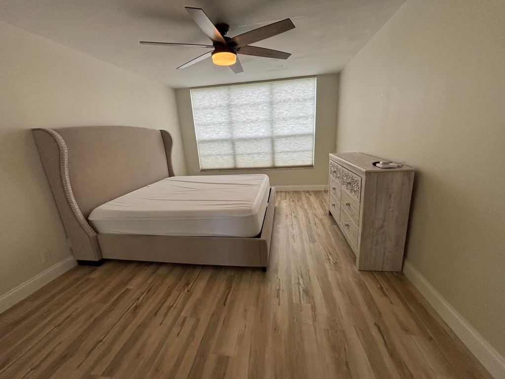 555 Oaks Lane - Photo 9