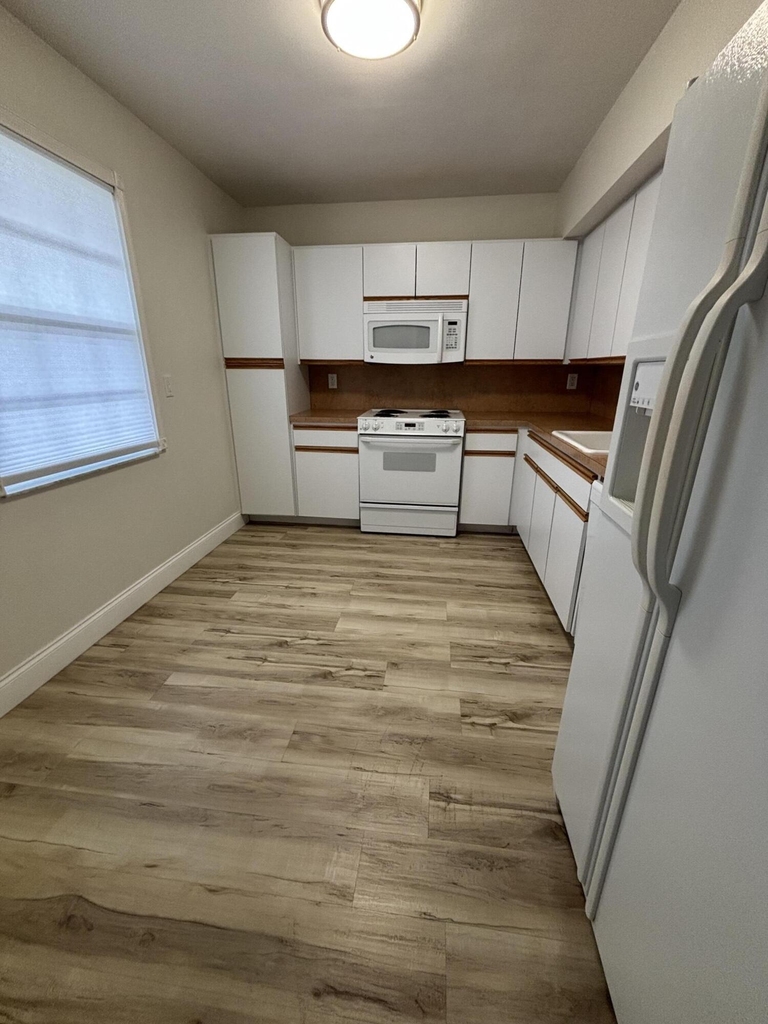 555 Oaks Lane - Photo 1
