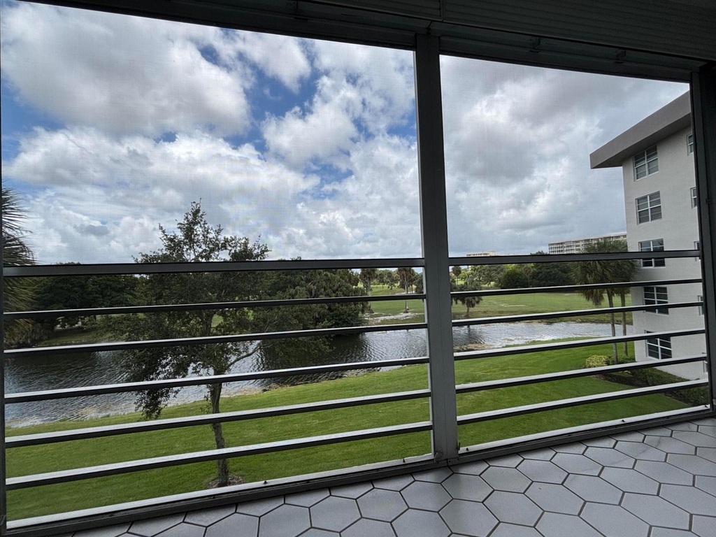 555 Oaks Lane - Photo 14