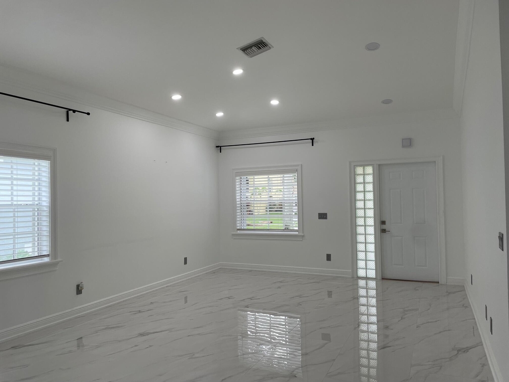 6264 Lansdowne Circle - Photo 2
