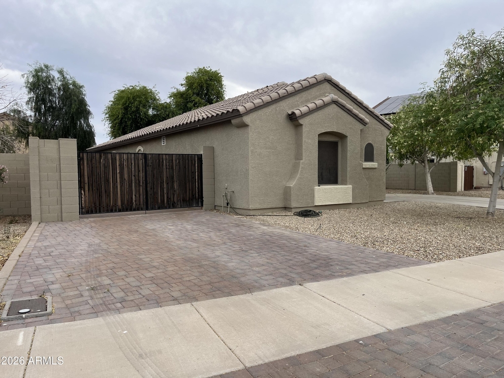 16597 W Madison Street - Photo 2