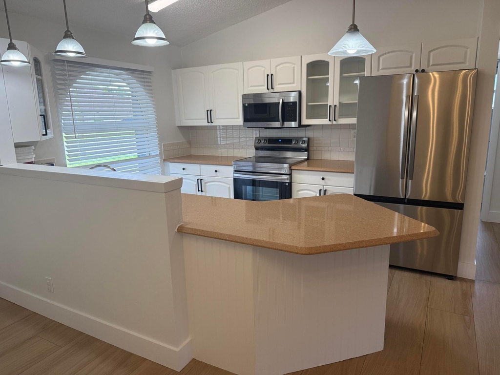6249 Foster Street - Photo 4