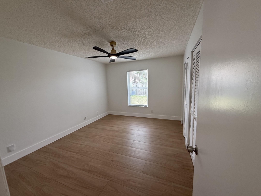 6249 Foster Street - Photo 12