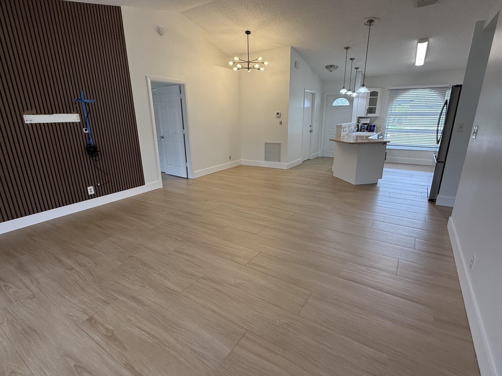 6249 Foster Street - Photo 14