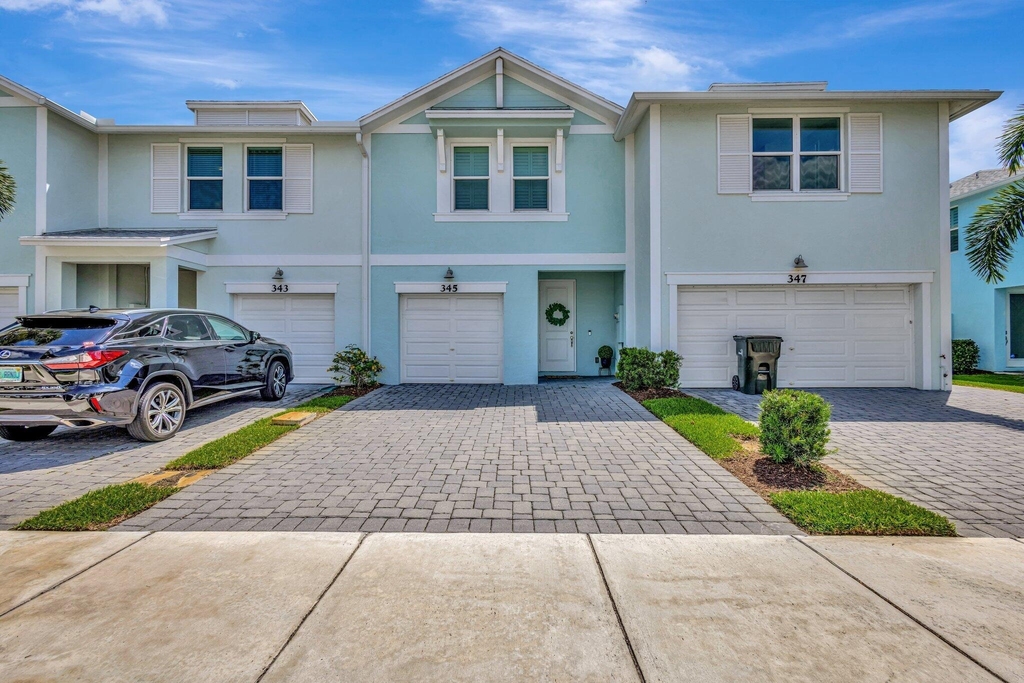 345 Se Angler Drive - Photo 0
