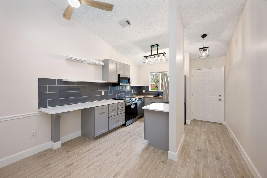 5214 Stacy Street - Photo 2