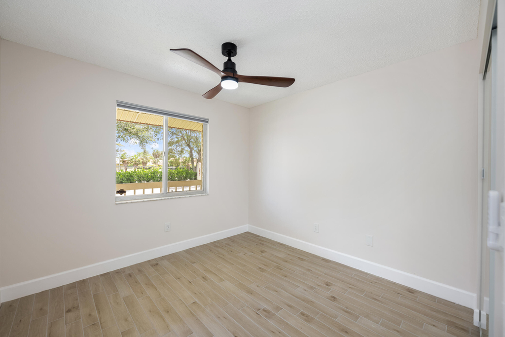 5214 Stacy Street - Photo 9