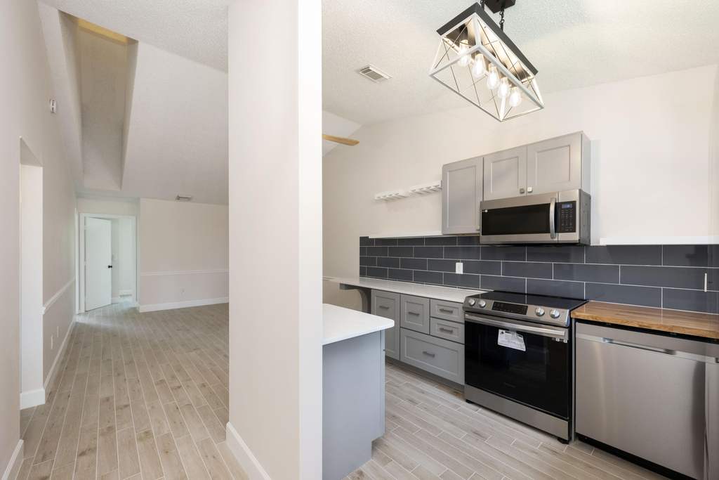 5214 Stacy Street - Photo 0