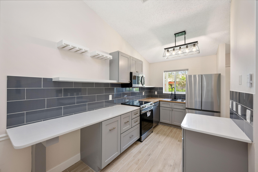 5214 Stacy Street - Photo 3