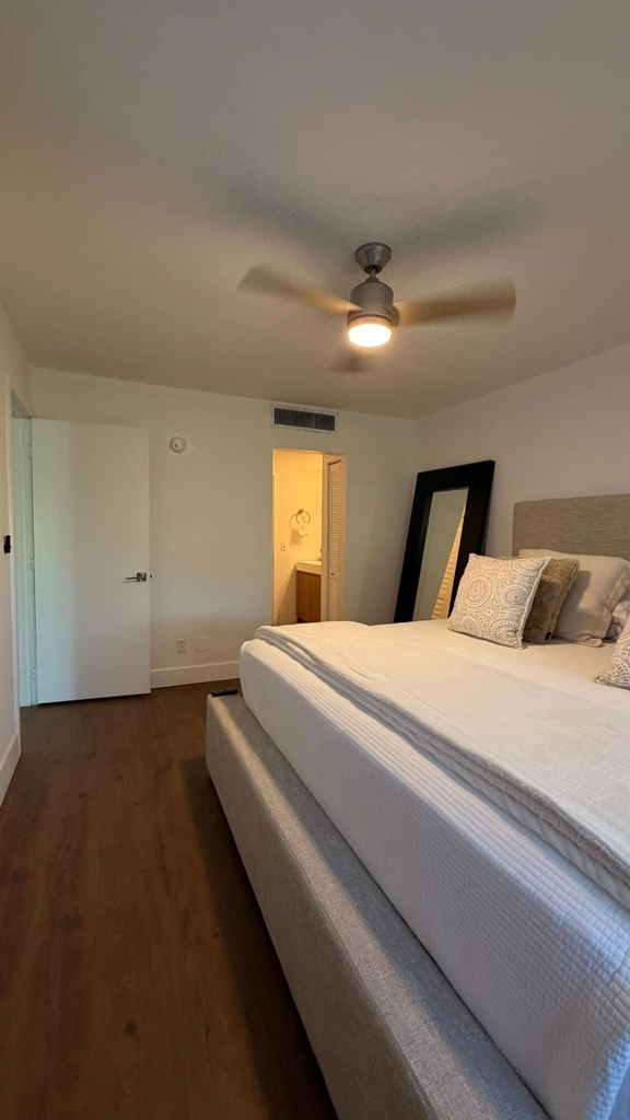 5750 Nw 64th Avenue - Photo 9