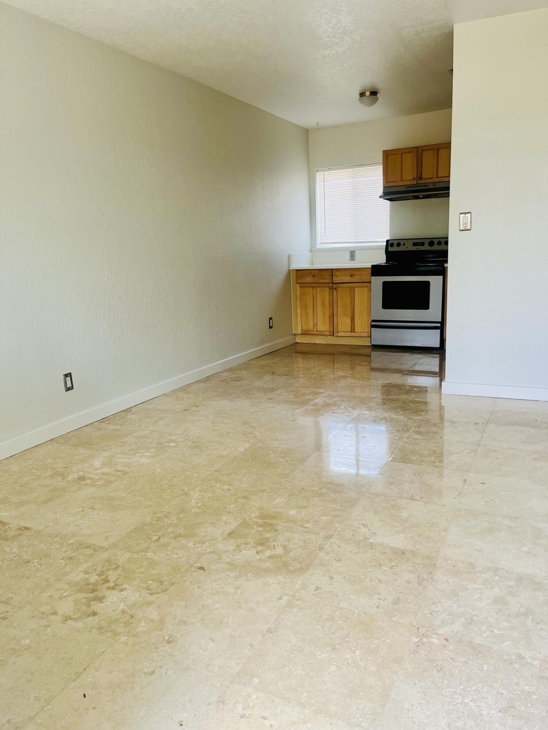 590 Nw 40th Court - Photo 4