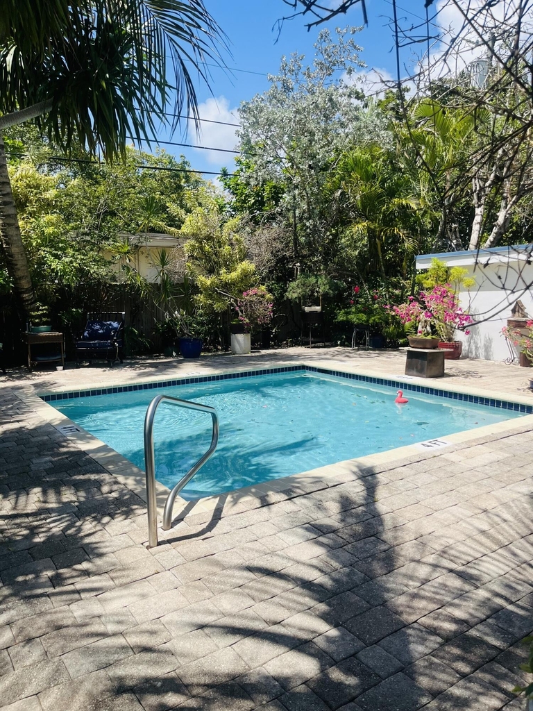 590 Nw 40th Court - Photo 12