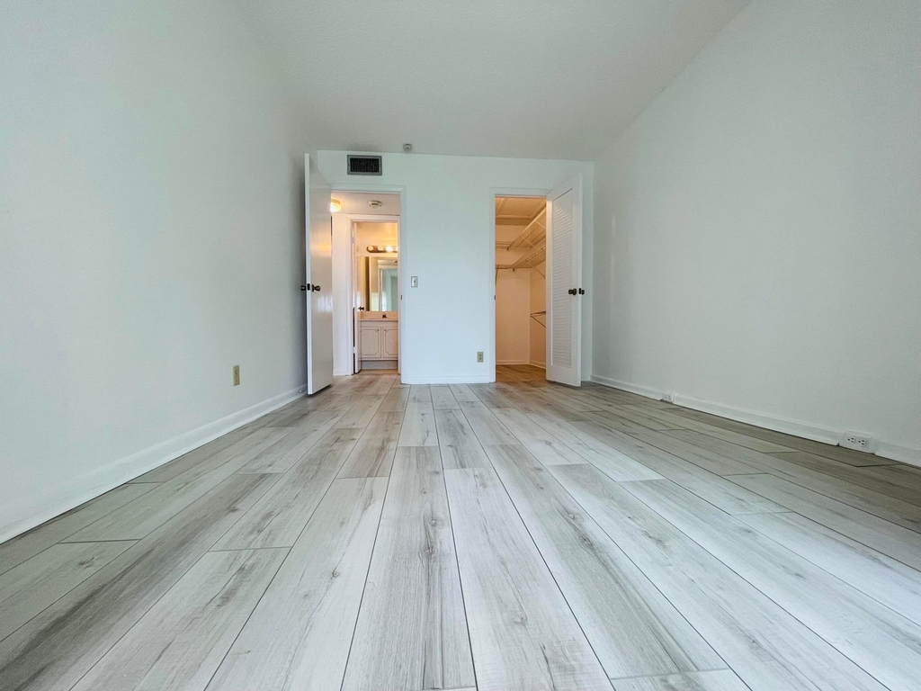 333 Farnham P - Photo 11