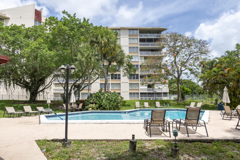 6911 Environ Boulevard - Photo 24
