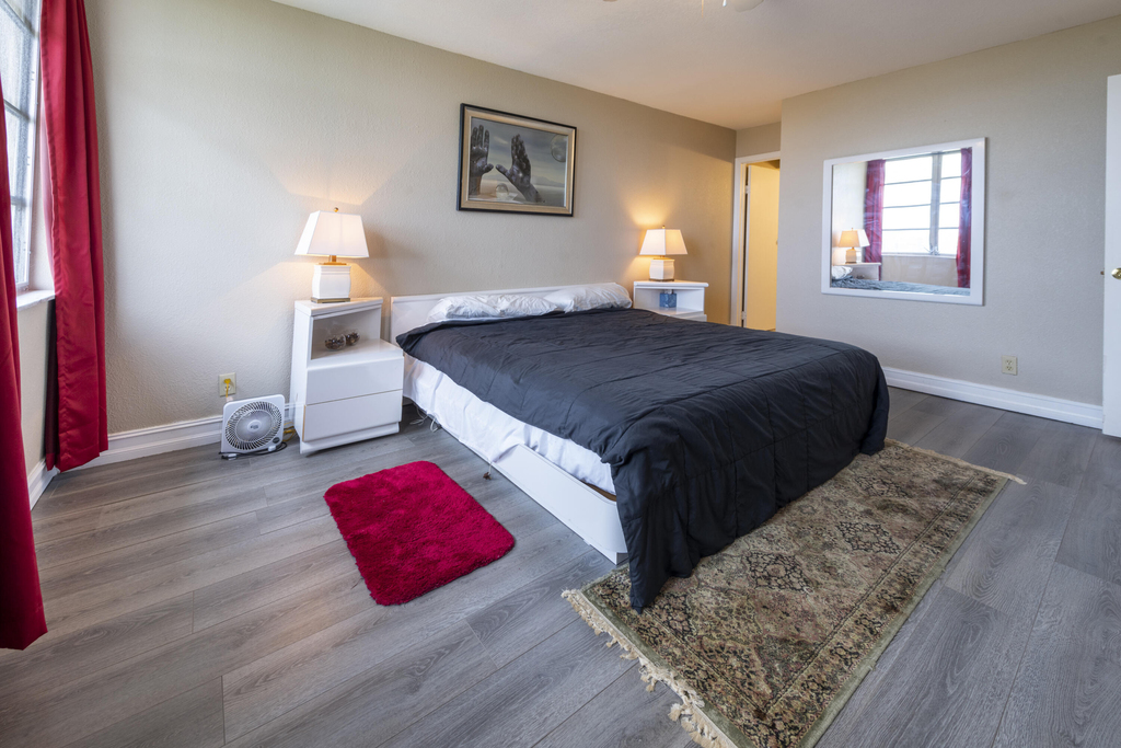 6911 Environ Boulevard - Photo 9