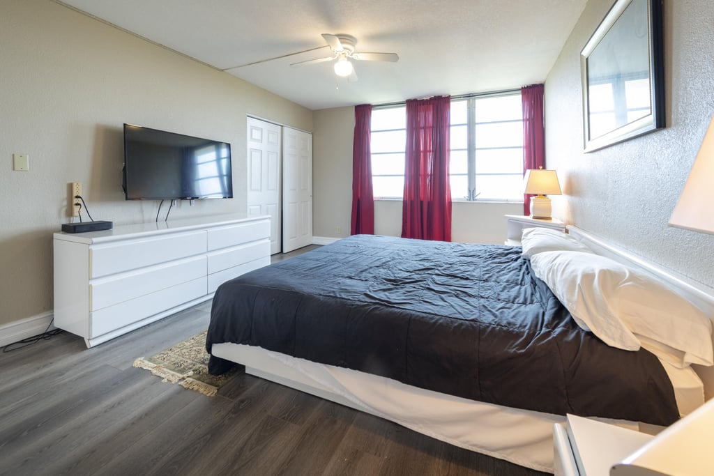 6911 Environ Boulevard - Photo 10