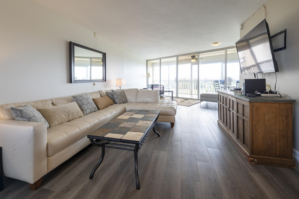 6911 Environ Boulevard - Photo 0