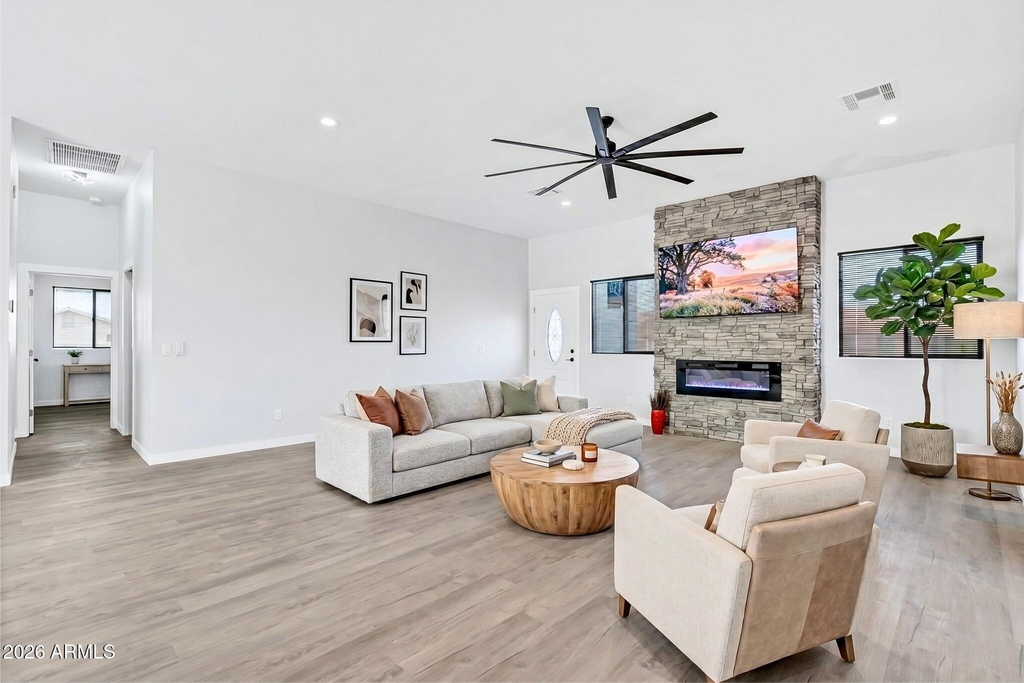 10153 W Wenden Drive - Photo 1