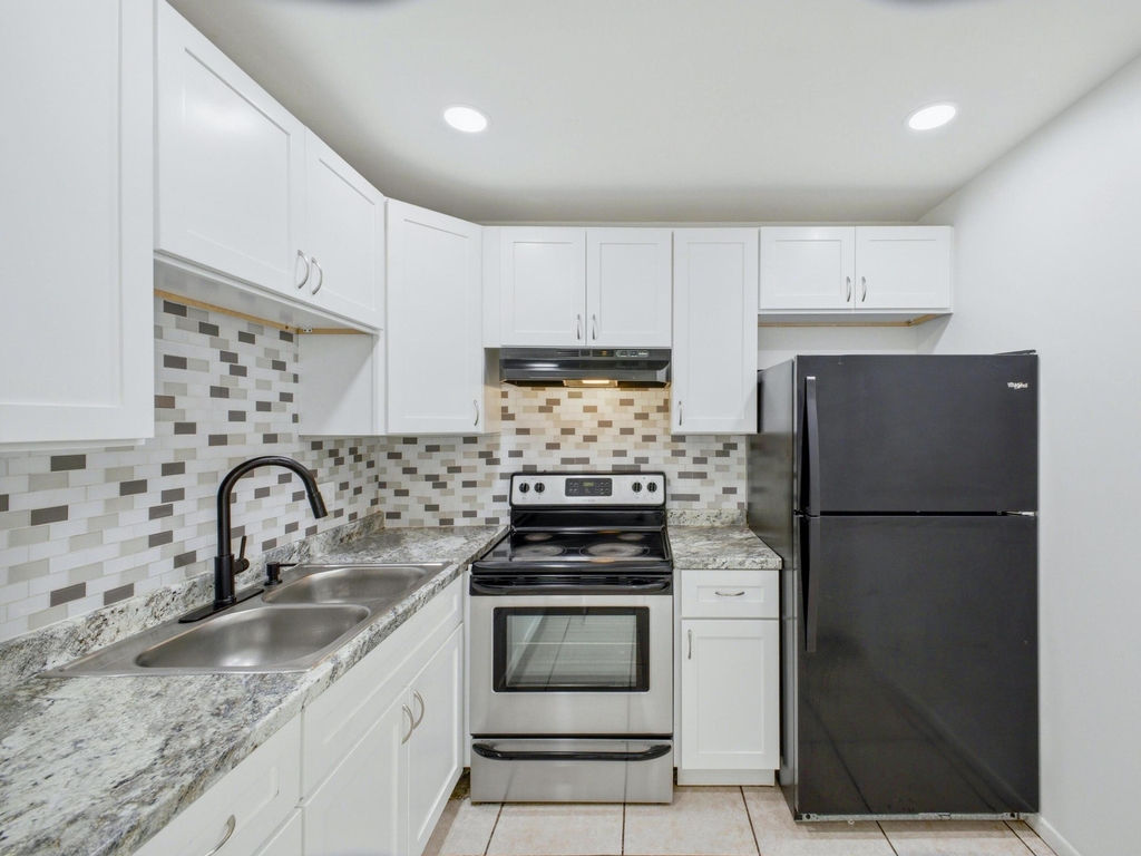 6289 Lear Drive - Photo 3