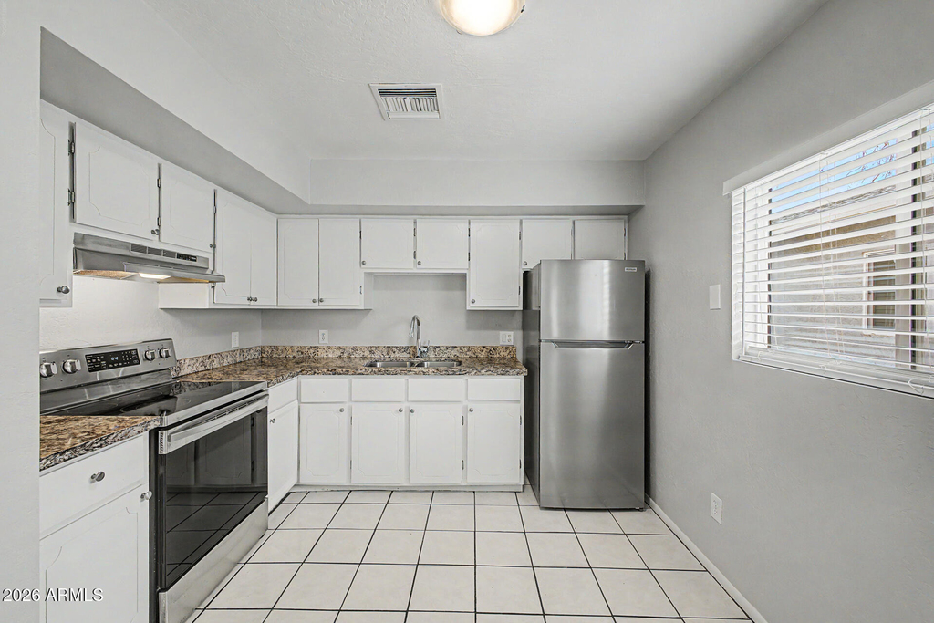 10033 N 9th Avenue - Photo 0