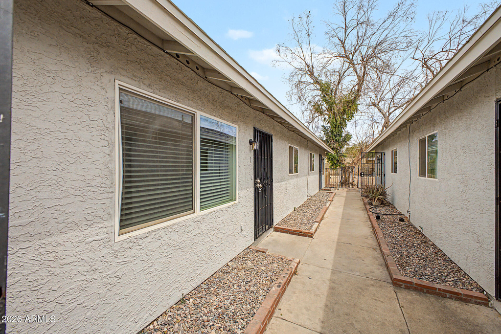 10033 N 9th Avenue - Photo 12