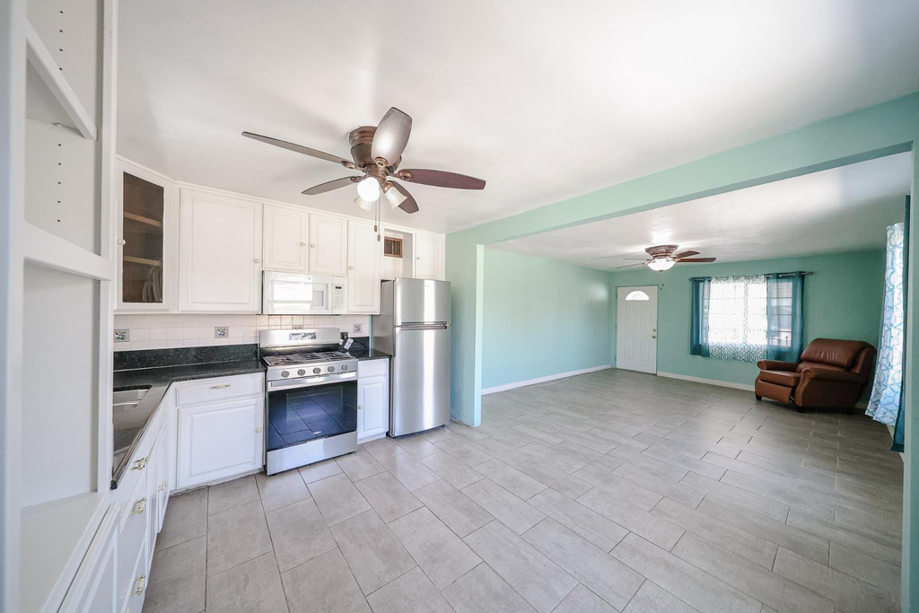 2217 E Harvard Street - Photo 6