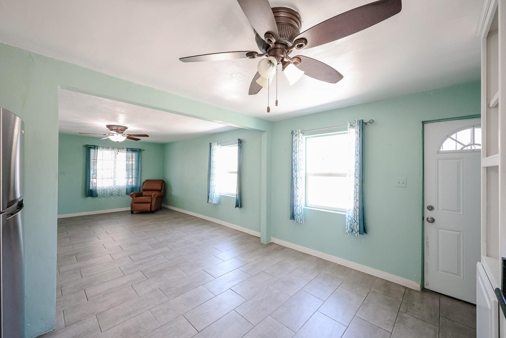 2217 E Harvard Street - Photo 18