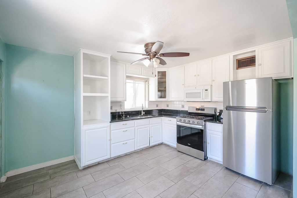 2217 E Harvard Street - Photo 21