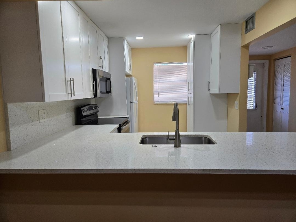 2828 Casita Way - Photo 10