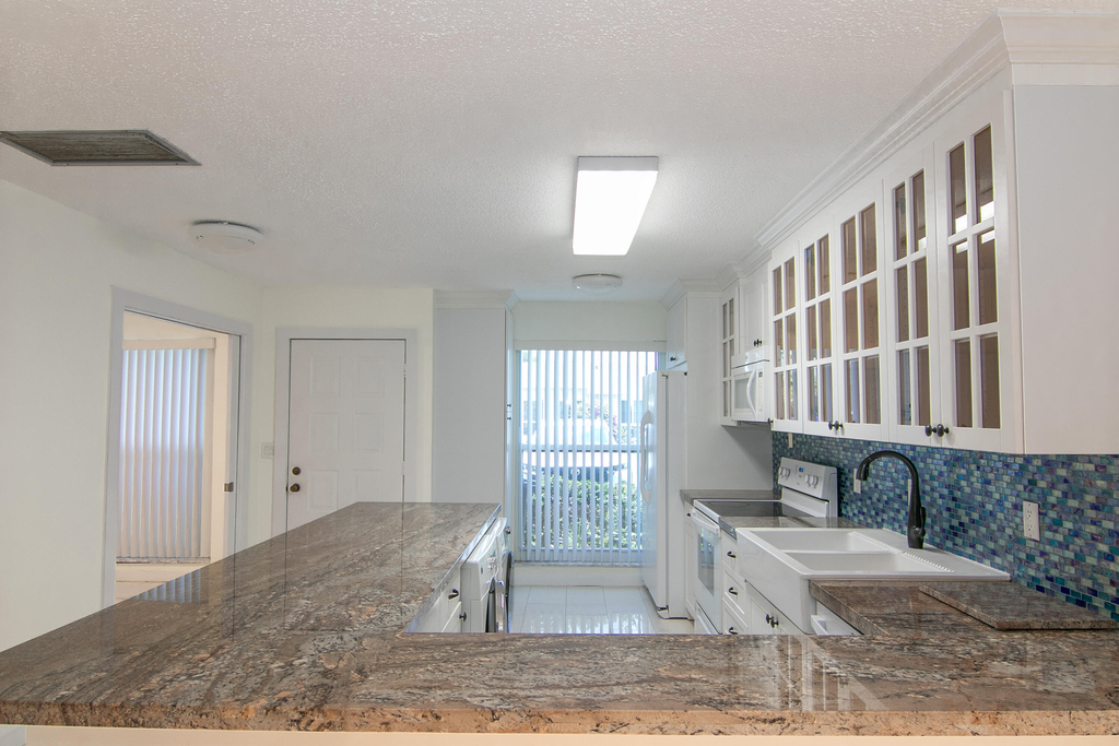 13741 Flora Place - Photo 5