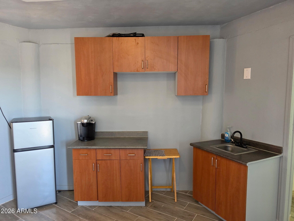 4333 W Carver Road - Photo 3