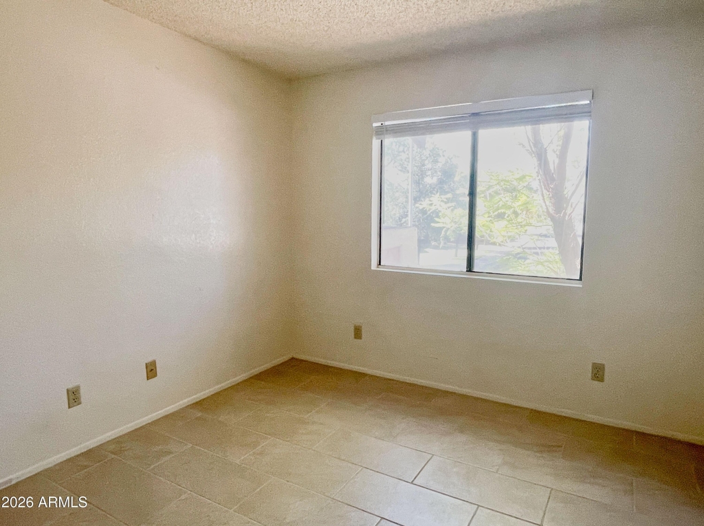 5757 W Eugie Avenue - Photo 10