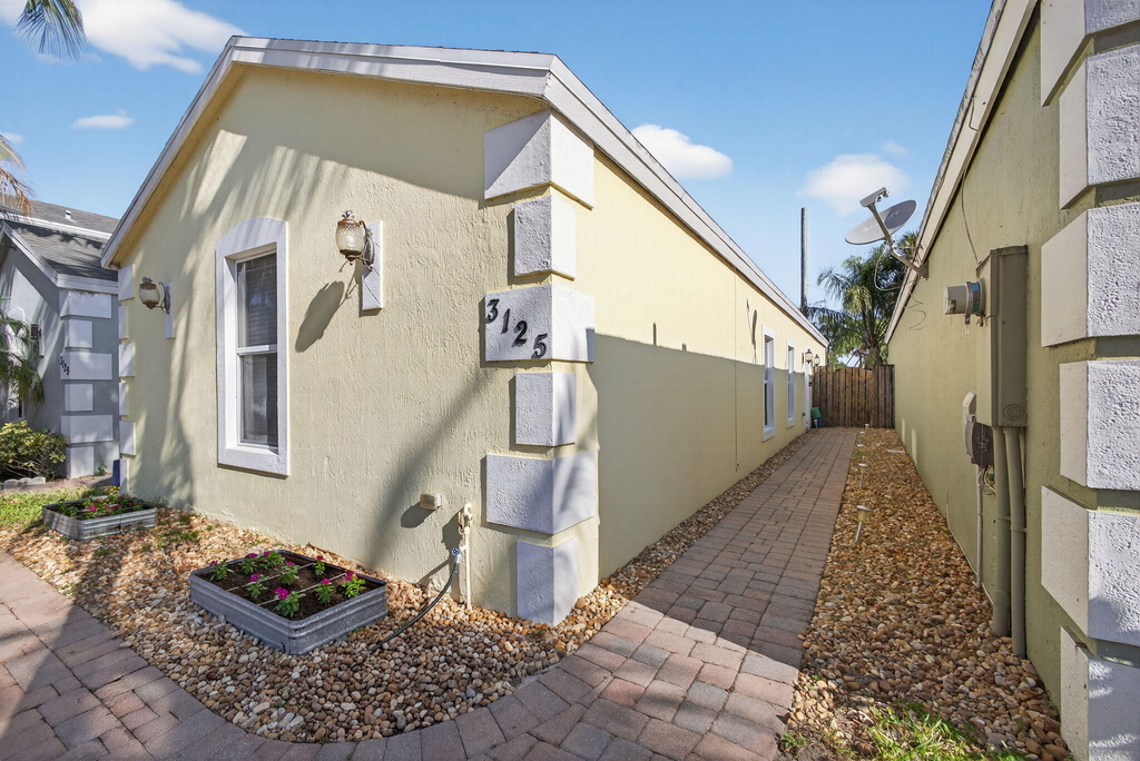 3125 Shelby Way - Photo 1