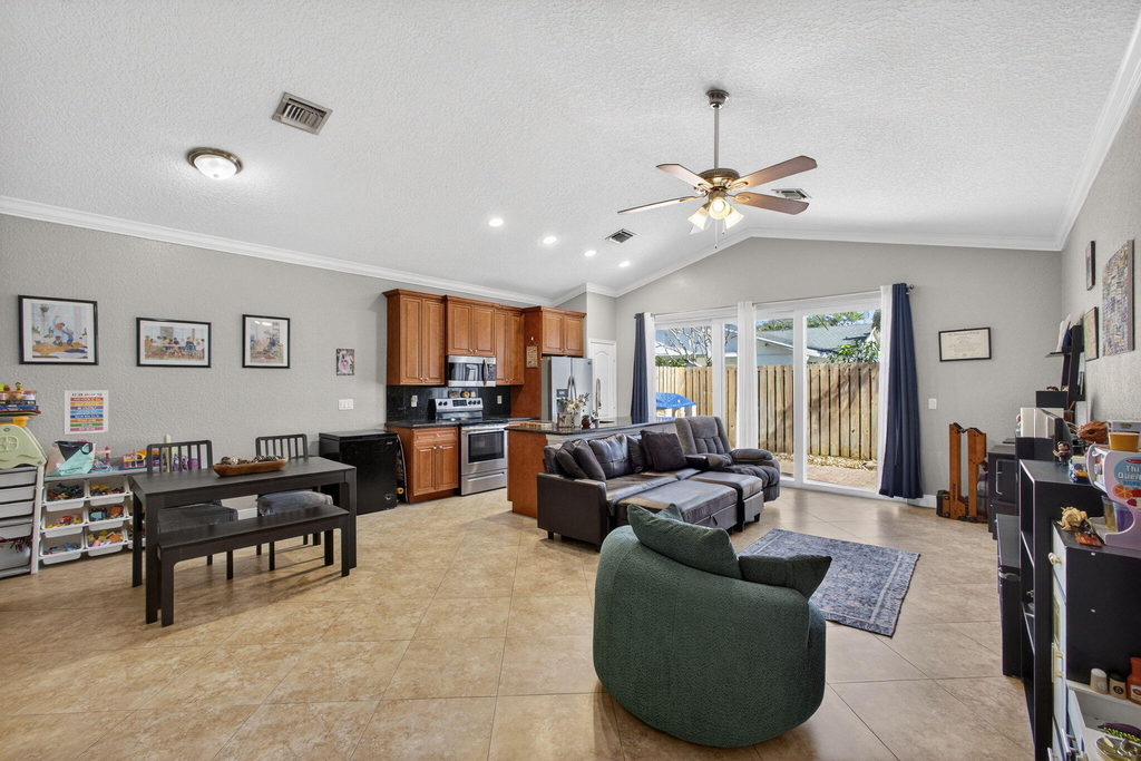 3125 Shelby Way - Photo 2