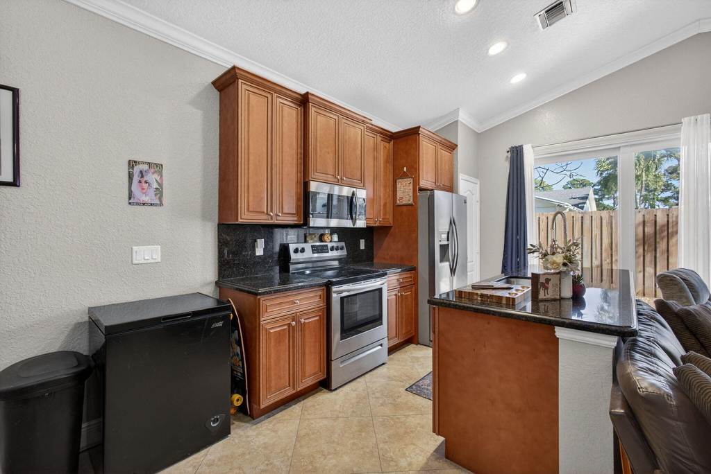 3125 Shelby Way - Photo 8