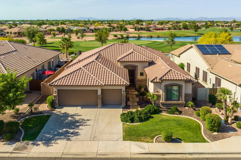 4176 E Clubview Drive - Photo 0