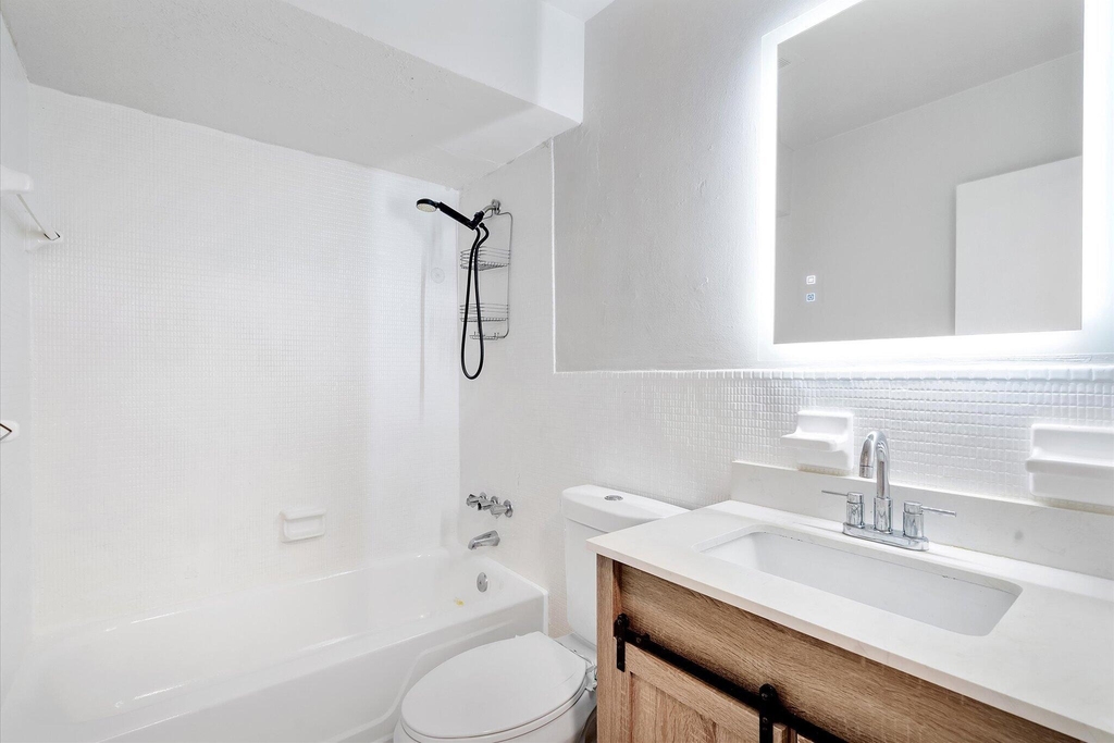1638 Plunkett Street - Photo 16
