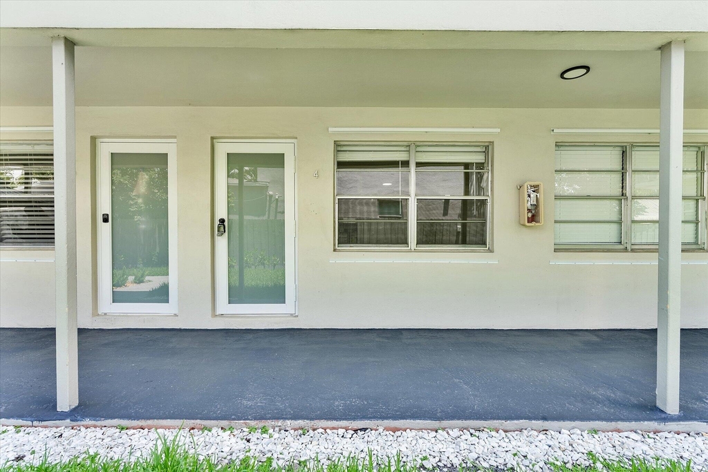 1638 Plunkett Street - Photo 4