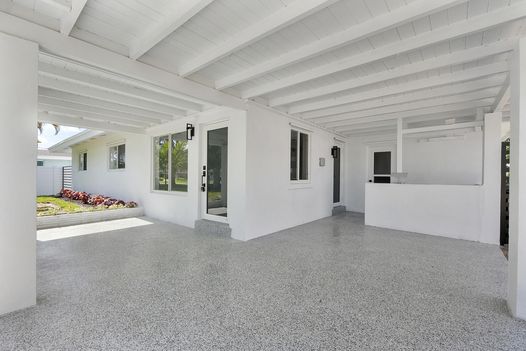 2160 Ne 53rd Street - Photo 9