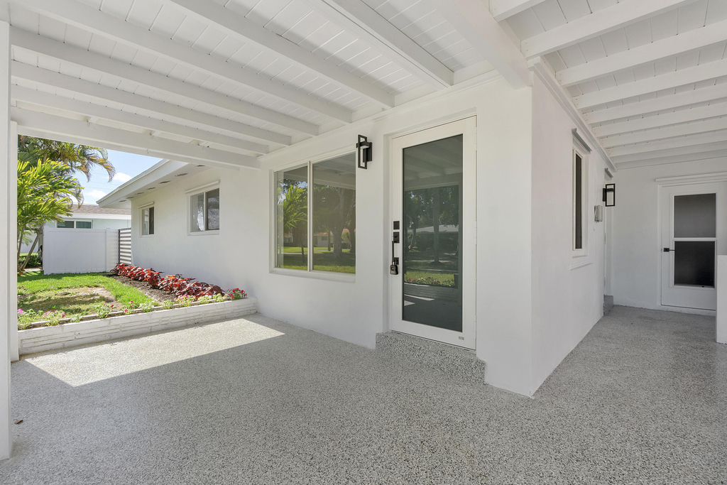 2160 Ne 53rd Street - Photo 8